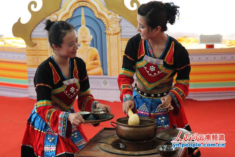 第七届中国云南普洱茶国际博览交易会开幕  500多家茶企参展