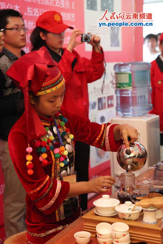 第七届中国云南普洱茶国际博览交易会开幕  500多家茶企参展