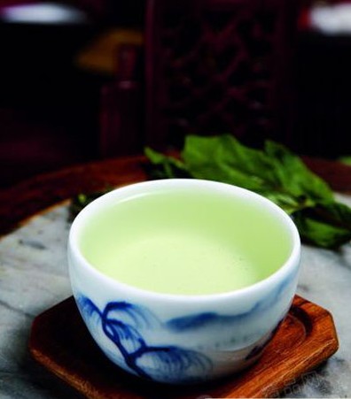 皮肤痒不妨多喝茶