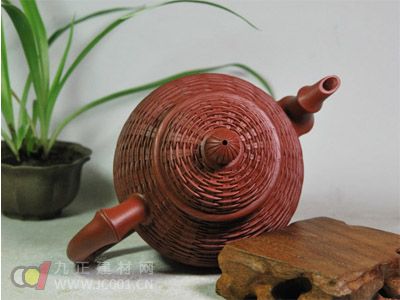 鉴别原矿纯正紫砂壶的技巧