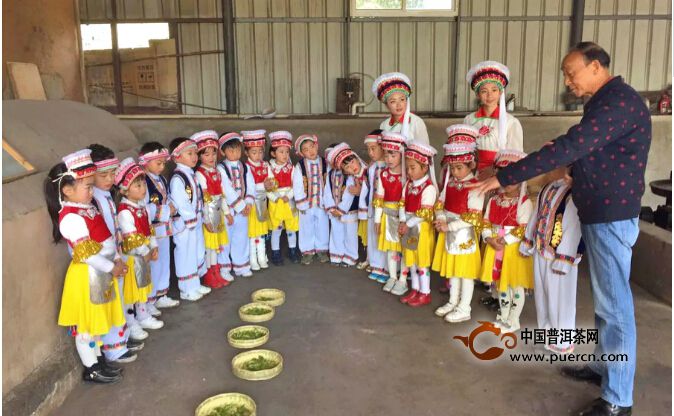 “小小茶人”幼儿茶艺班走进下关沱茶