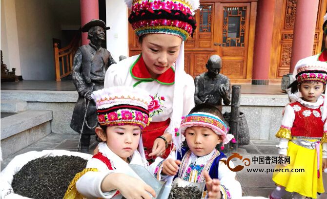 “小小茶人”幼儿茶艺班走进下关沱茶