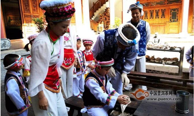 “小小茶人”幼儿茶艺班走进下关沱茶