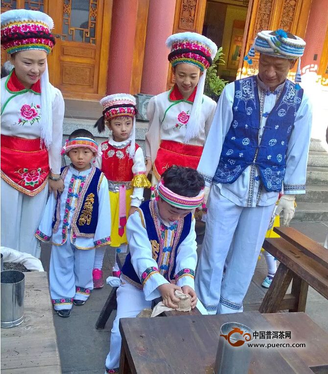 “小小茶人”幼儿茶艺班走进下关沱茶