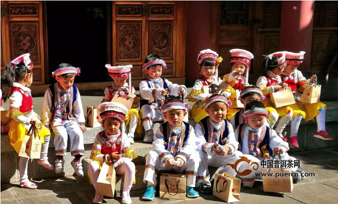 “小小茶人”幼儿茶艺班走进下关沱茶