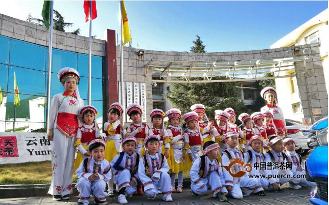 “小小茶人”幼儿茶艺班走进下关沱茶